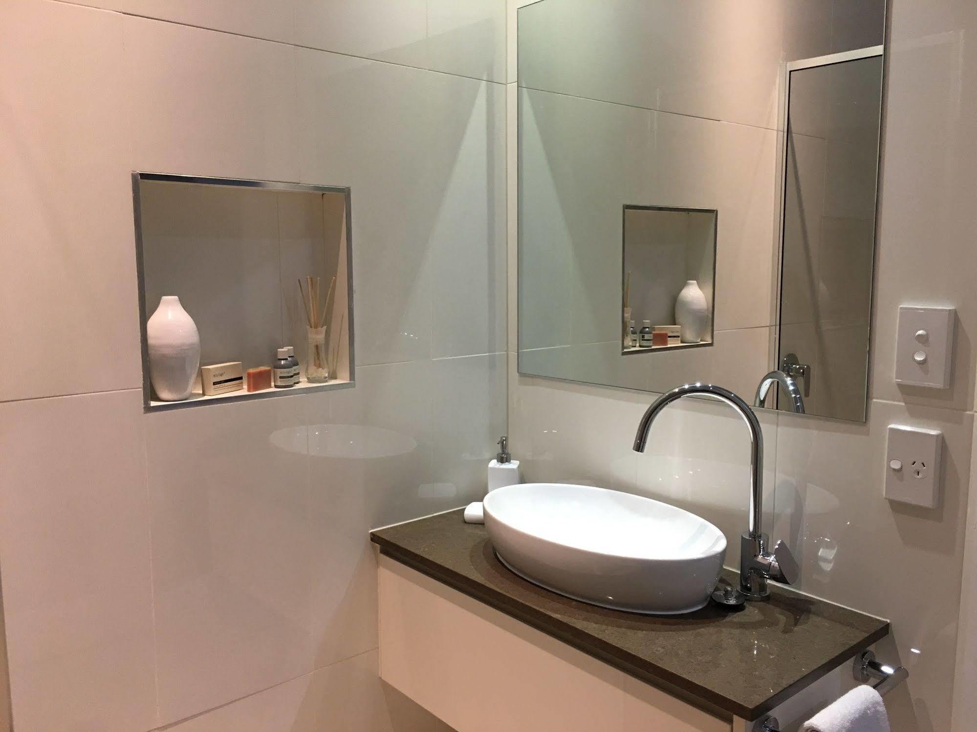 Chalet On Gallery Walk - King Bed, Spa, Fireplace, Wifi & Netflix, Linger A While Mount Tamborine Exterior photo